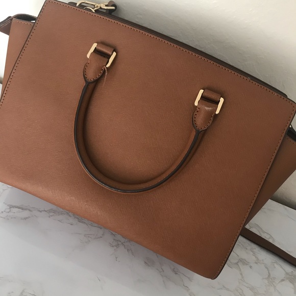 MK Hamilton - Picture 4 of 9